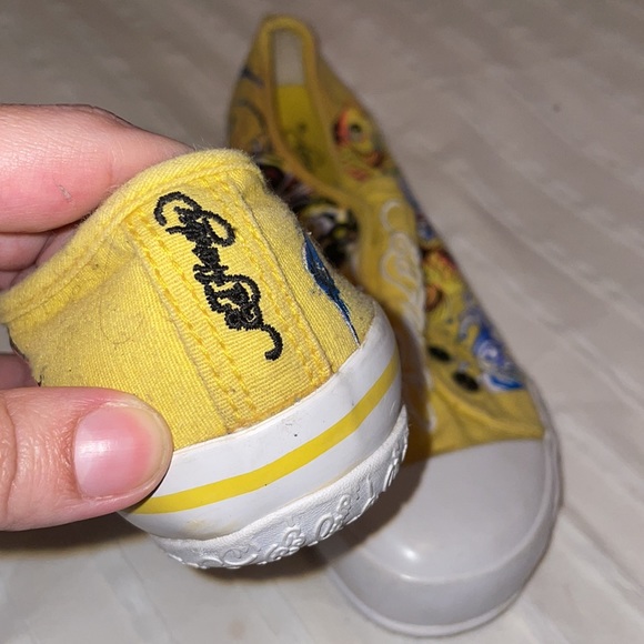 Ed Hardy | NWOT yellow slip on laceless koi shoes | size 6 - Picture 4 of 5